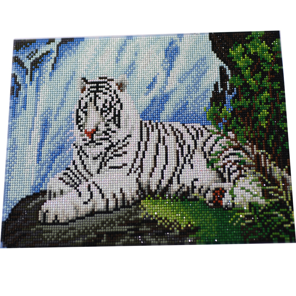 White Tiger by the Waterfall Diamond Painting Kit – Full Drill Majestic Wildlife Art JX65